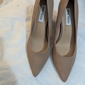 Steve Madden Women's Tan Pumps